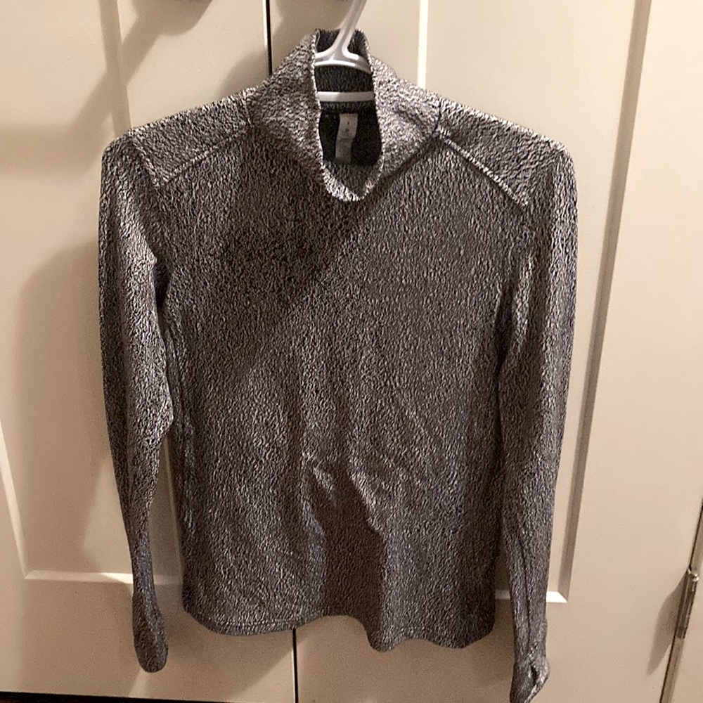 Lululemon long sleeve running top